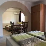 Famvarga Apartmanhaz