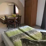 Famvarga Apartmanhaz *
