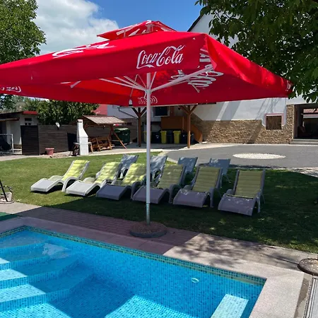 Famvarga Apartmanhaz * Balatonfenyves