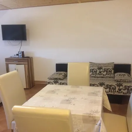 Famvarga Apartmanhaz Balatonfenyves