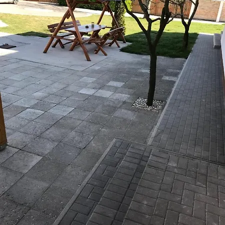 Apartament Famvarga Apartmanhaz *