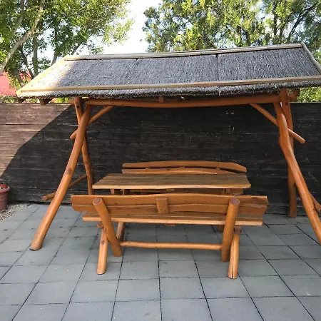 Famvarga Apartmanhaz Apartament *